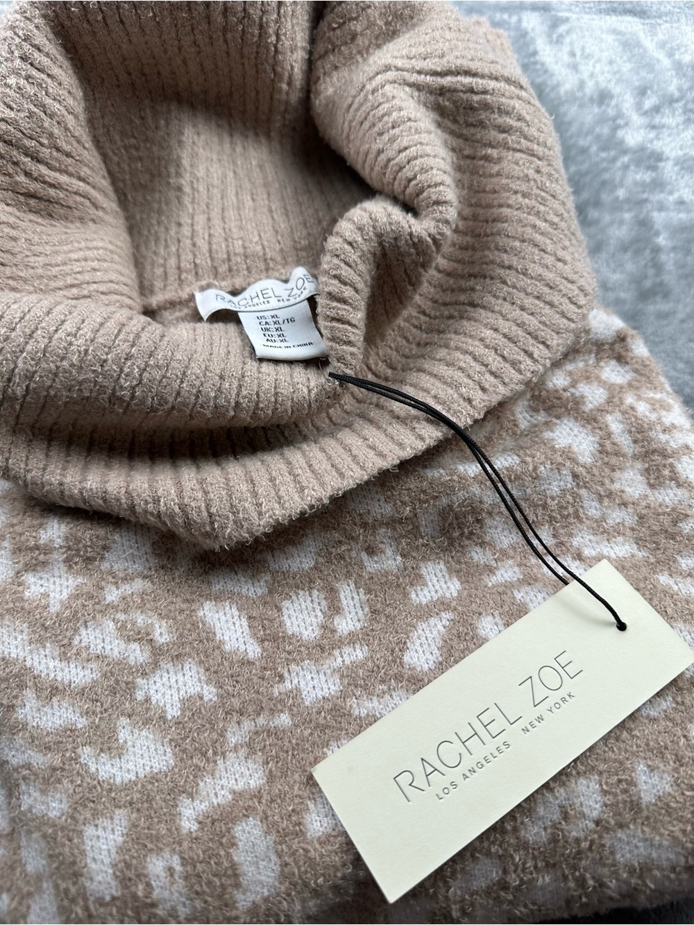 RACHEL ZOE Tan White Animal Printed Soft Cowl Neck Sweater Women's Size XL - Picture 8 of 10